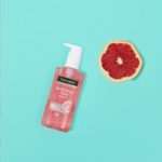 Neutrogena Fresh & Clear Pink Grapefruit Face Wash 200ml - Image 2